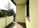 3 Räume plus Einbauküche, Wannenbad und Sonnenloggia, schick renoviert, in Röthenbach a.d. Pegnitz - Loggia