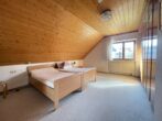 Schönes Familiendomizil (Doppelhaushälfte) mit Garage in toller Lage von Lauf-Heuchling - Schlafzimmer