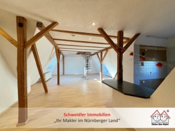 83 m² beheizbare Werkstatthalle inklusive! 2,5-Zimmer-Studio-Wohnung mit viel Platz in Lauf rechts, 91207 Lauf, Wohnung