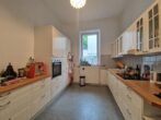 Charme mal 4! Schöne 4-Zimmer-Wohnung im Herzen von Fürth mit Blick ins Grüne - Küche