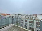 Terrassenbalkon - WOW! Traumhafte 3-Zimmer-Wohnung mit Dachbalkon, moderner EBK, Lift und TG-Stellplatz in Nürnberg