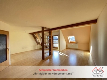 Wohnen unterm Dach! Schöne 3,5-Zimmer-Maisonette-Wohnung mit EBK, Balkon & Garage in Schnaittach, 91220 Schnaittach, Wohnung