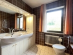 Badezimmer - Herrlich gelegener Bungalow mit Doppelgarage, Schwimmbad, 4 Bädern u.v.m. in Simmelsdorf